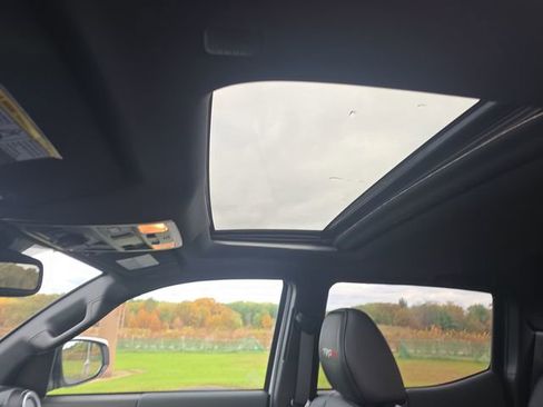 Used 2023 Toyota Tacoma TRD Sport image 21