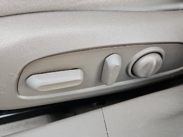 Used 2020 Chevrolet Malibu LT FWD image 15