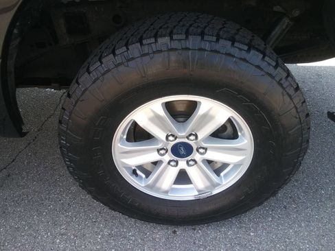 Used 2017 Ford F150 XLT image 10