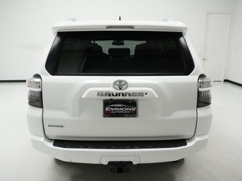 Used 2016 Toyota 4Runner SR5 Premium RWD image 5
