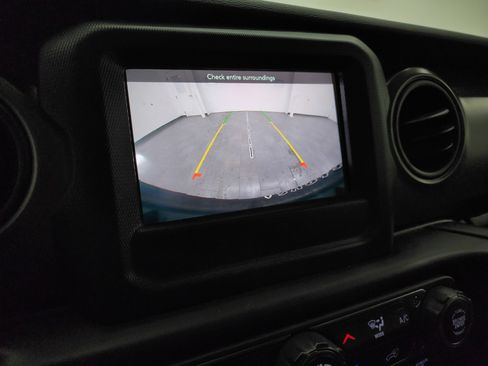 Used 2022 Jeep Wrangler Unlimited Sport image 15