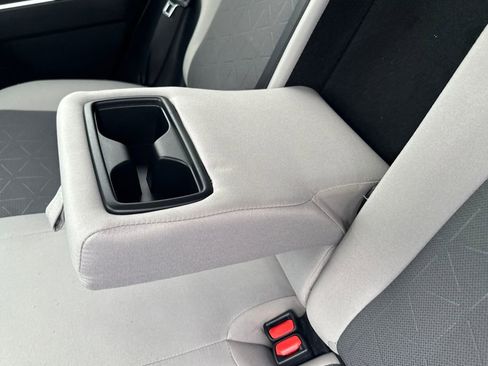 Used 2022 Toyota RAV4 XLE image 37