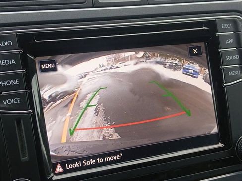 Used 2018 Volkswagen Tiguan Limited w/ Premium Package image 17