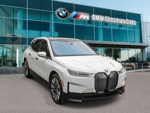 Certified 2023 BMW iX xDrive50 w/ Convenience Package AWD/4WD image 3