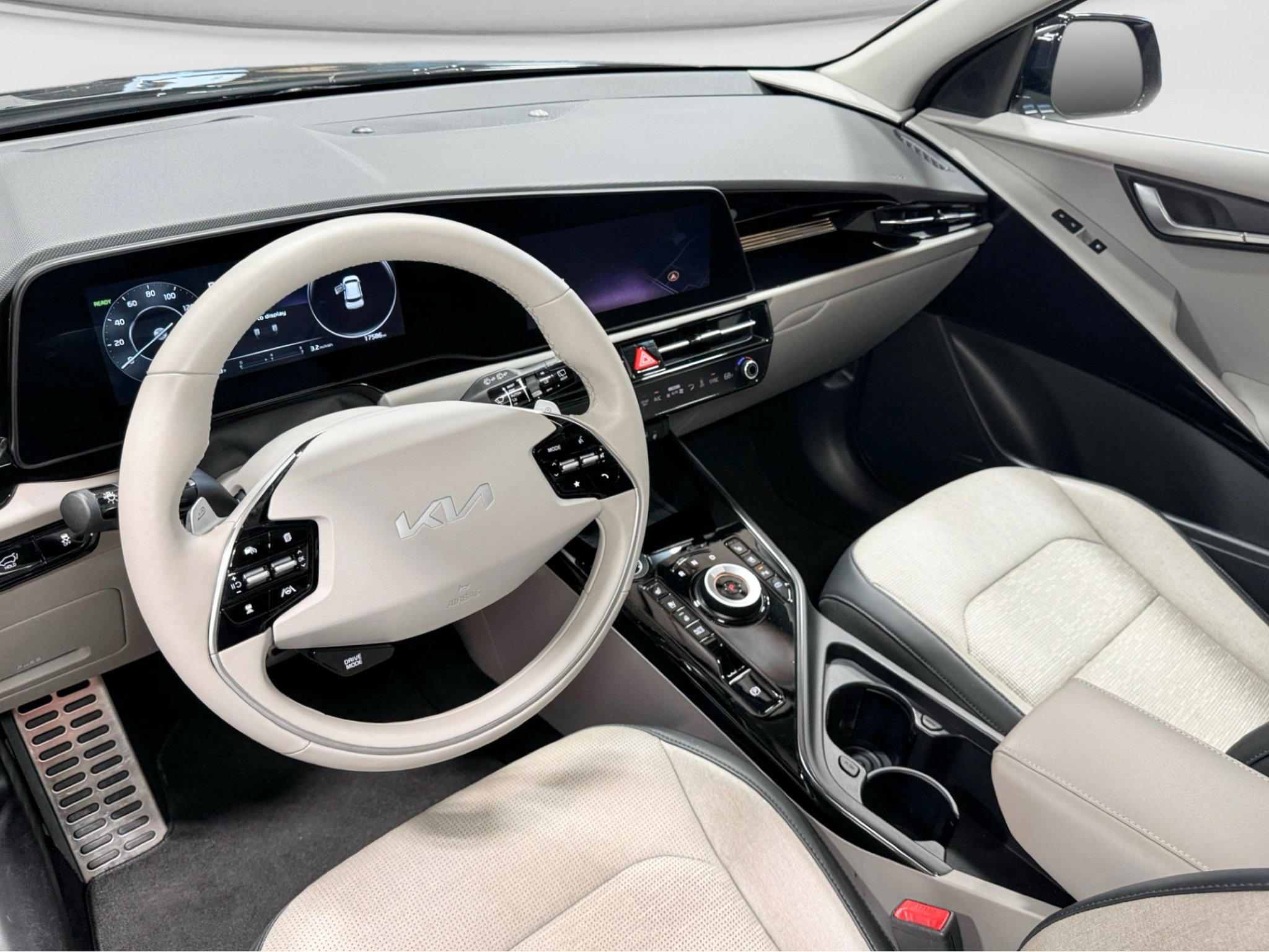 Used 2023 Kia Niro Wave w/ Wave Preserve Package FWD image 18