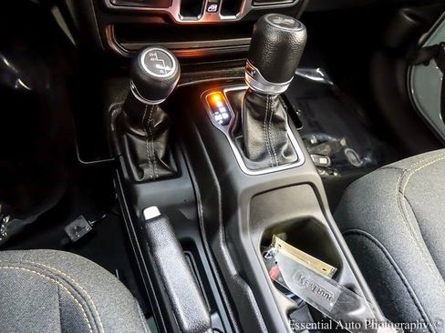 Used 2024 Jeep Wrangler Sport S image 17