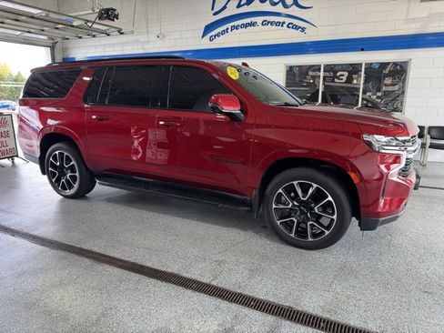 Used 2022 Chevrolet Suburban RST w/ Sport Performance Package image 15