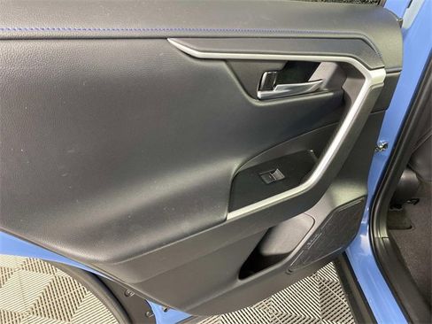 Used 2022 Toyota RAV4 XSE image 28