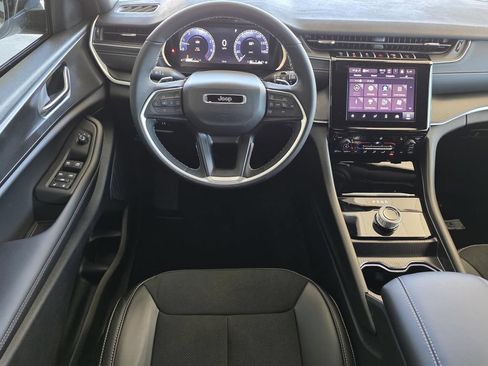 New 2025 Jeep Grand Cherokee L Altitude AWD/4WD image 12