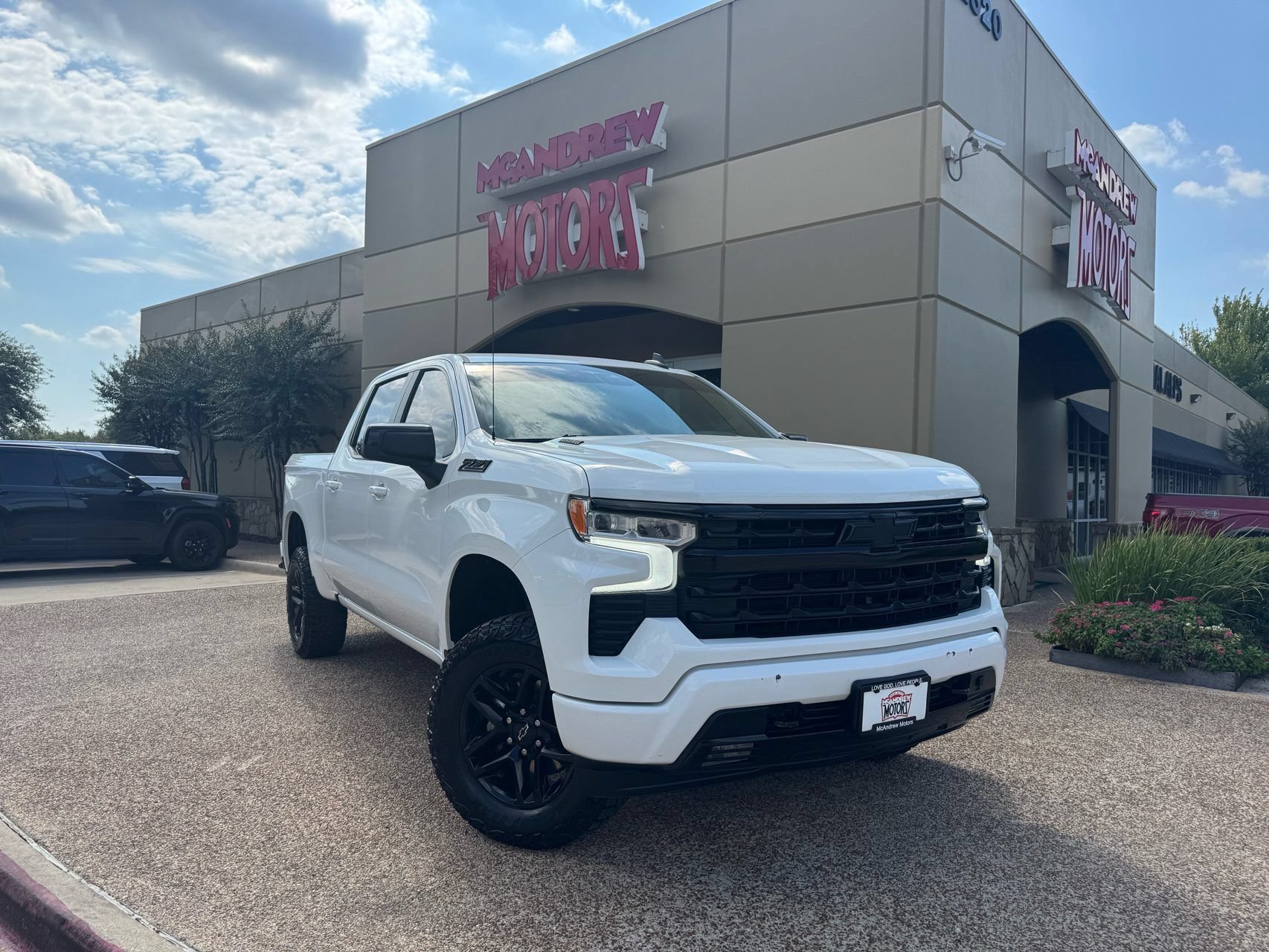 Used 2023 Chevrolet Silverado 1500 RST w/ Convenience Package II AWD/4WD image 1
