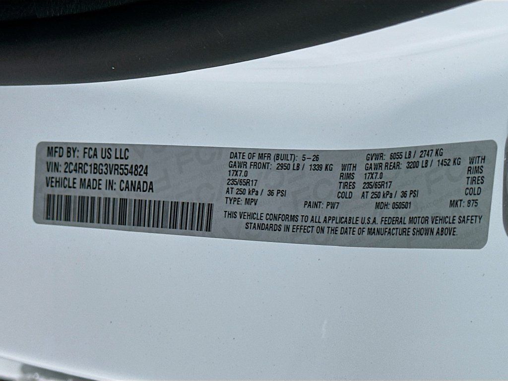 New 2027 Chrysler Pacifica Select w/ Family Tech Group FWD image 18