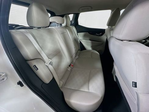 Used 2021 Nissan Rogue Sport SV image 27