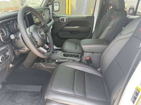New 2025 Jeep Gladiator Rubicon image 24