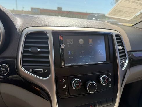 Used 2011 Jeep Grand Cherokee Laredo w/ Security & Convenience Group image 8