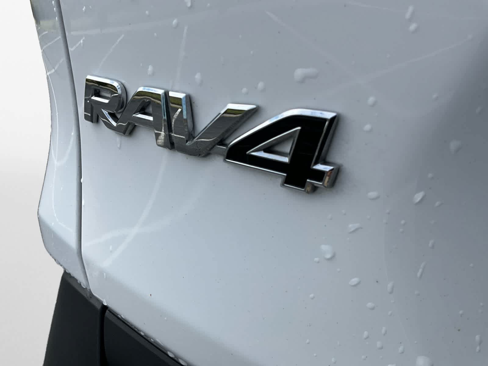 Used 2025 Toyota RAV4 XLE FWD image 21
