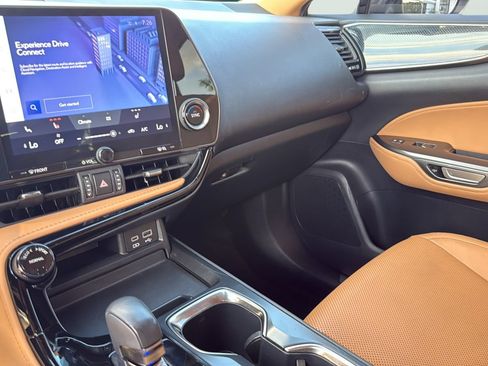 Used 2022 Lexus NX 250 FWD w/ Towing Package (2000 Lbs) image 20