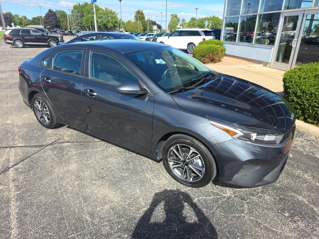 Used 2022 Kia Forte LXS FWD image 1