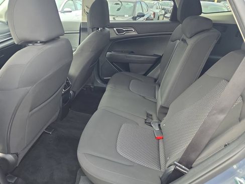 Used 2025 Kia Sportage LX FWD image 22
