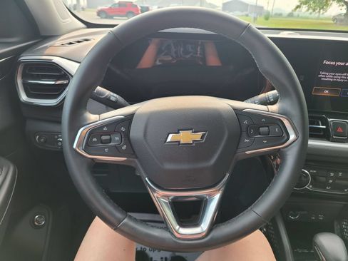 Used 2025 Chevrolet TrailBlazer LT w/ Convenience Package FWD image 28