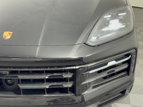 Certified 2026 Porsche Cayenne AWD/4WD image 12
