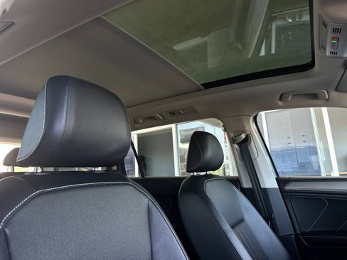 Used 2023 Volkswagen Tiguan SE FWD image 17