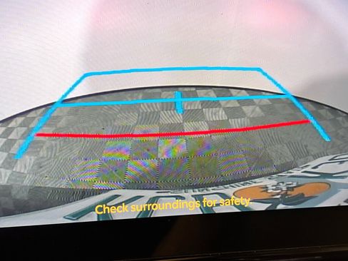 Used 2025 Toyota Sienna XLE FWD image 28