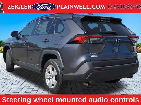 Used 2021 Toyota RAV4 LE AWD/4WD image 3