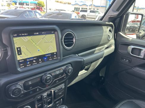 Used 2023 Jeep Wrangler Sahara image 53
