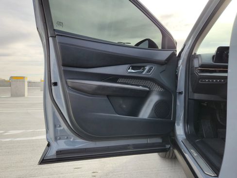 Used 2024 Nissan Ariya FWD image 30