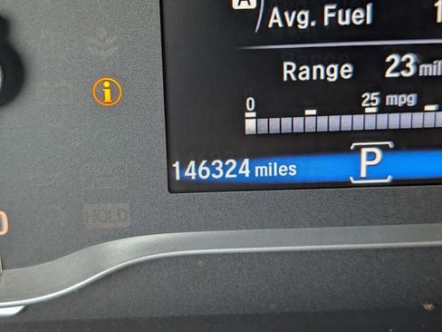 Used 2016 Honda Pilot Touring image 18