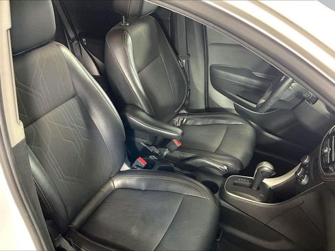 Used 2018 Chevrolet Trax LT w/ Redline Edition AWD/4WD image 7
