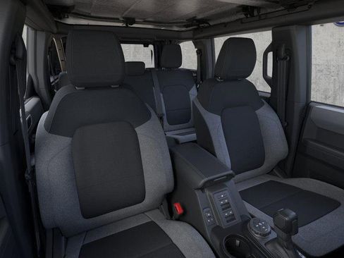 New 2025 Ford Bronco Base image 10