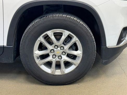 Used 2021 Chevrolet Traverse LT FWD image 4