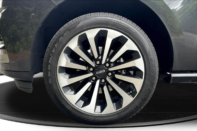 Used 2023 Lincoln Navigator L Reserve AWD/4WD image 36