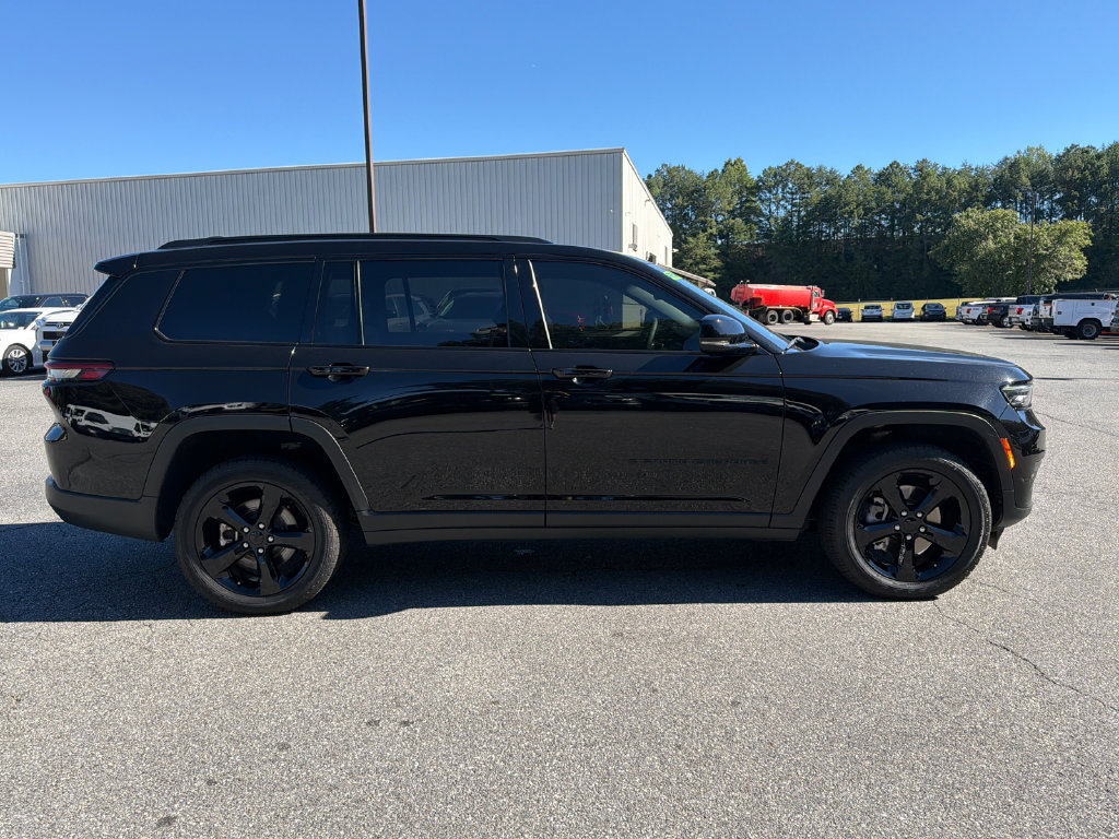 Used 2024 Jeep Grand Cherokee L Altitude AWD/4WD image 8