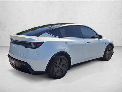 Used 2026 Tesla Model Y Long Range AWD/4WD image 5