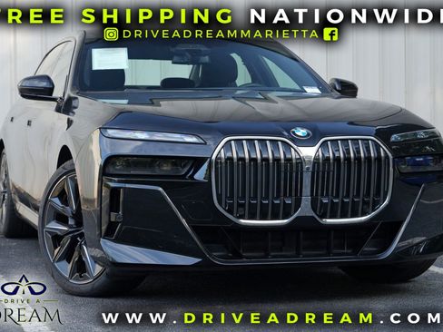 Used 2023 BMW 740i w/ Executive Package RWD image 2