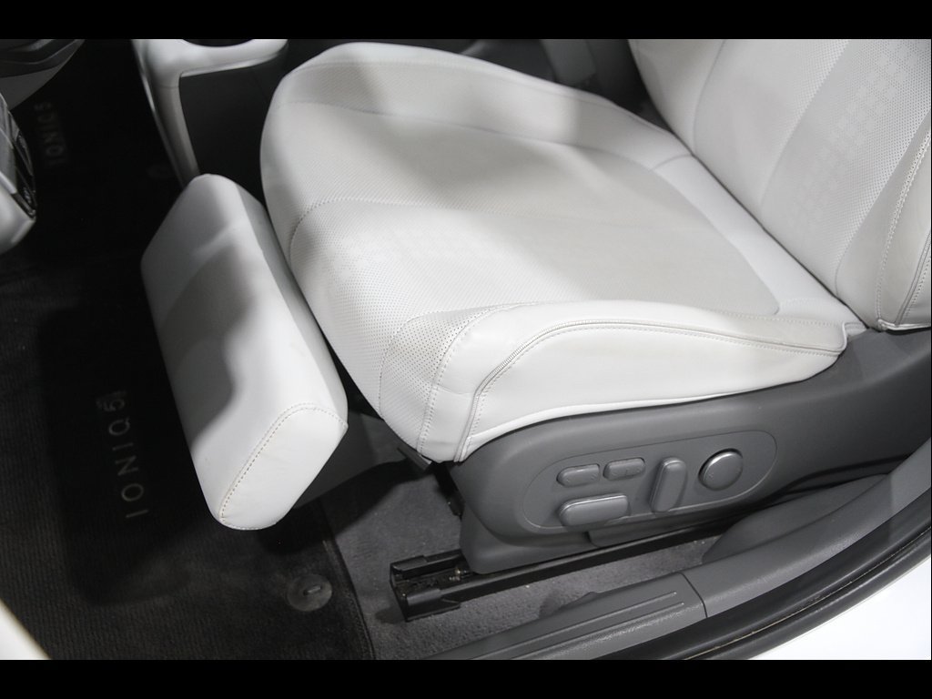 Certified 2024 Hyundai Ioniq 5 Limited AWD/4WD image 6