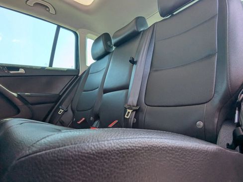 Used 2016 Volkswagen Tiguan SE FWD image 12
