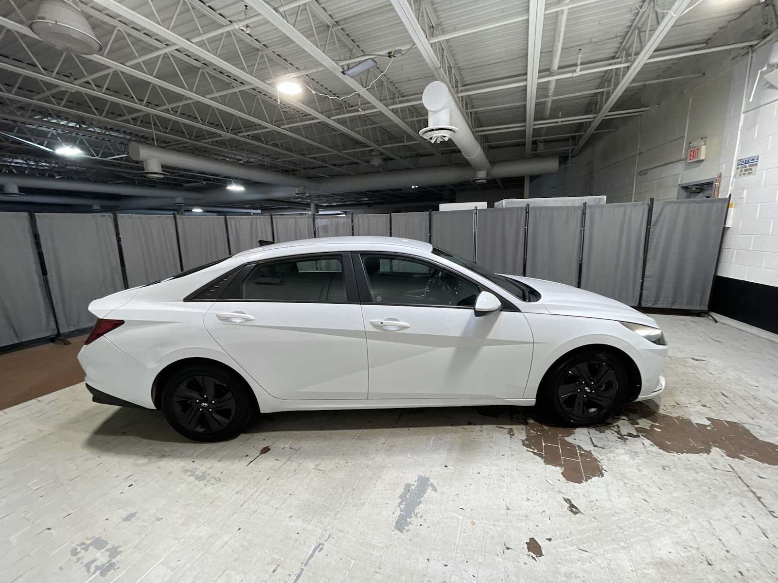 Used 2021 Hyundai Elantra SEL FWD image 27