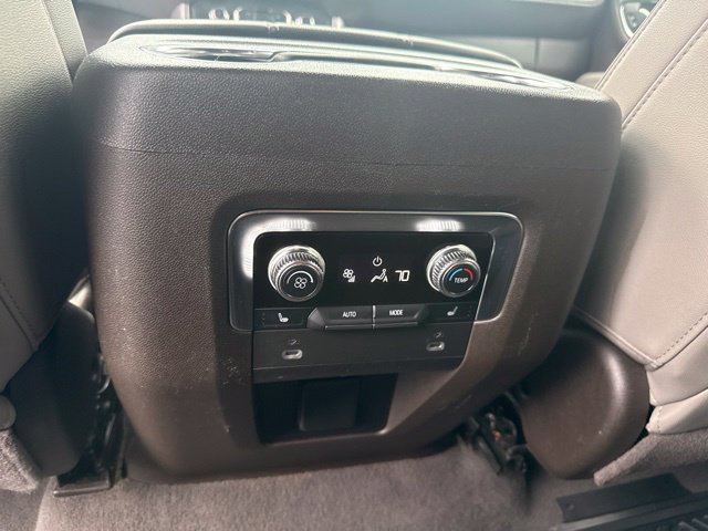 Used 2022 GMC Yukon SLT w/ SLT Luxury Package AWD/4WD image 25