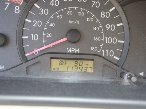 Used 2005 Toyota Corolla CE FWD image 12