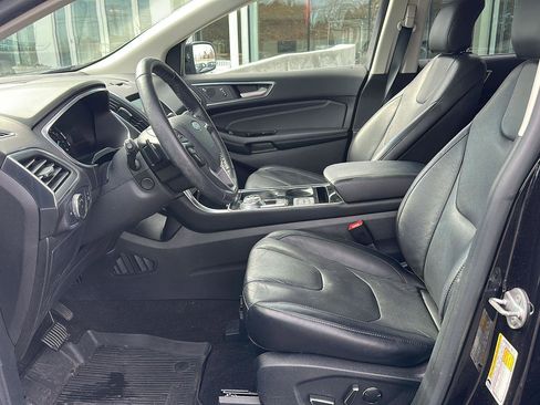Used 2019 Ford Edge Titanium w/ Equipment Group 301A image 10