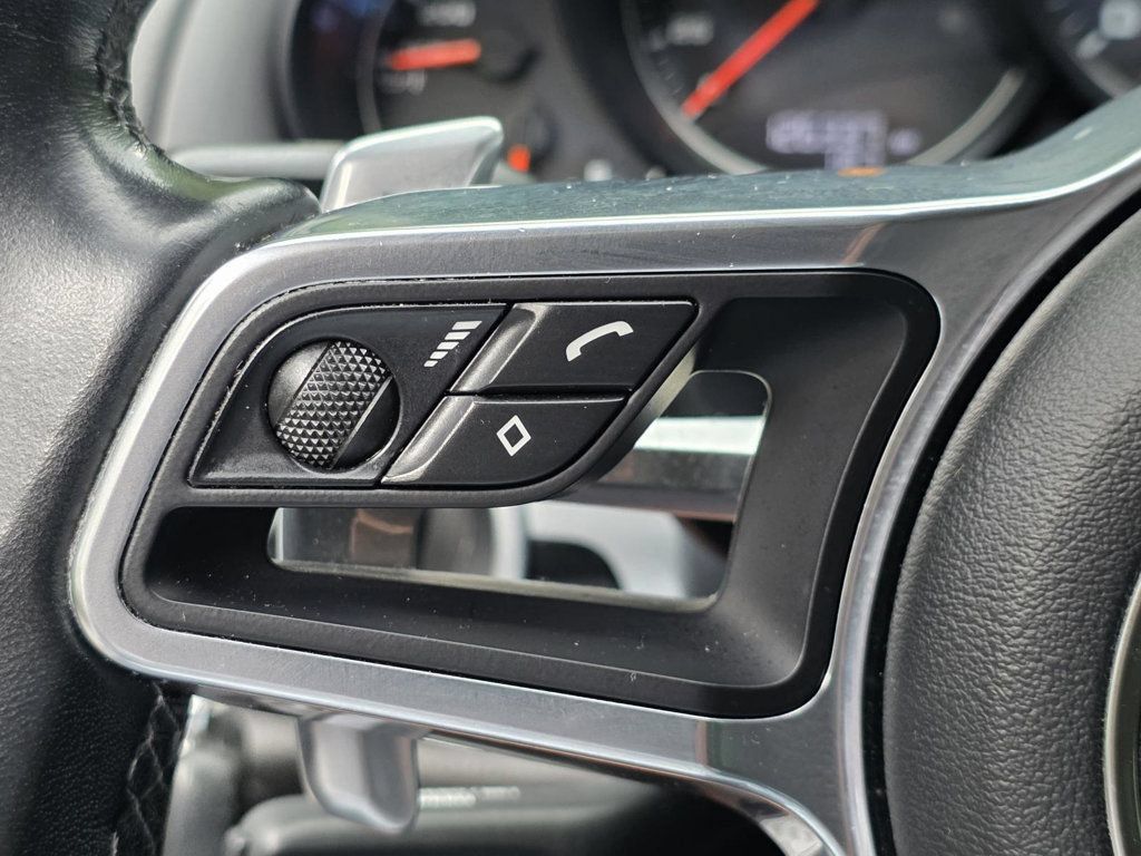 Used 2017 Porsche Cayenne AWD/4WD image 28