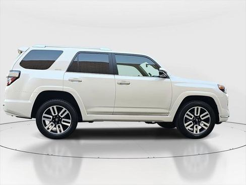 Certified 2022 Toyota 4Runner Limited AWD/4WD image 4