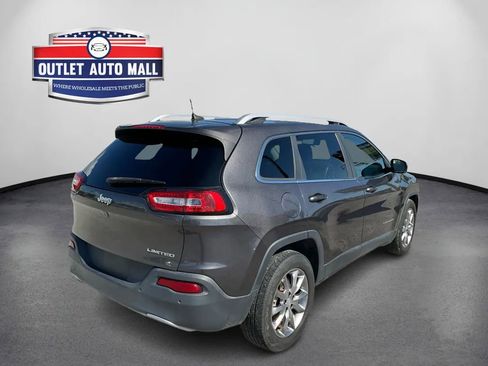 Used 2018 Jeep Cherokee Limited image 3