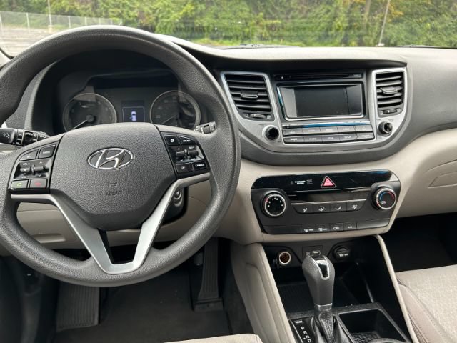 Used 2016 Hyundai Tucson SE w/ Option Group 02 FWD image 11
