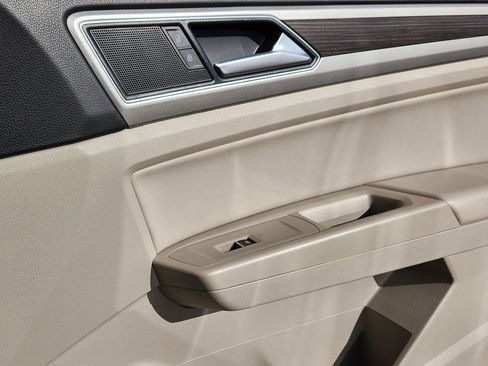 Used 2018 Volkswagen Atlas SE image 19