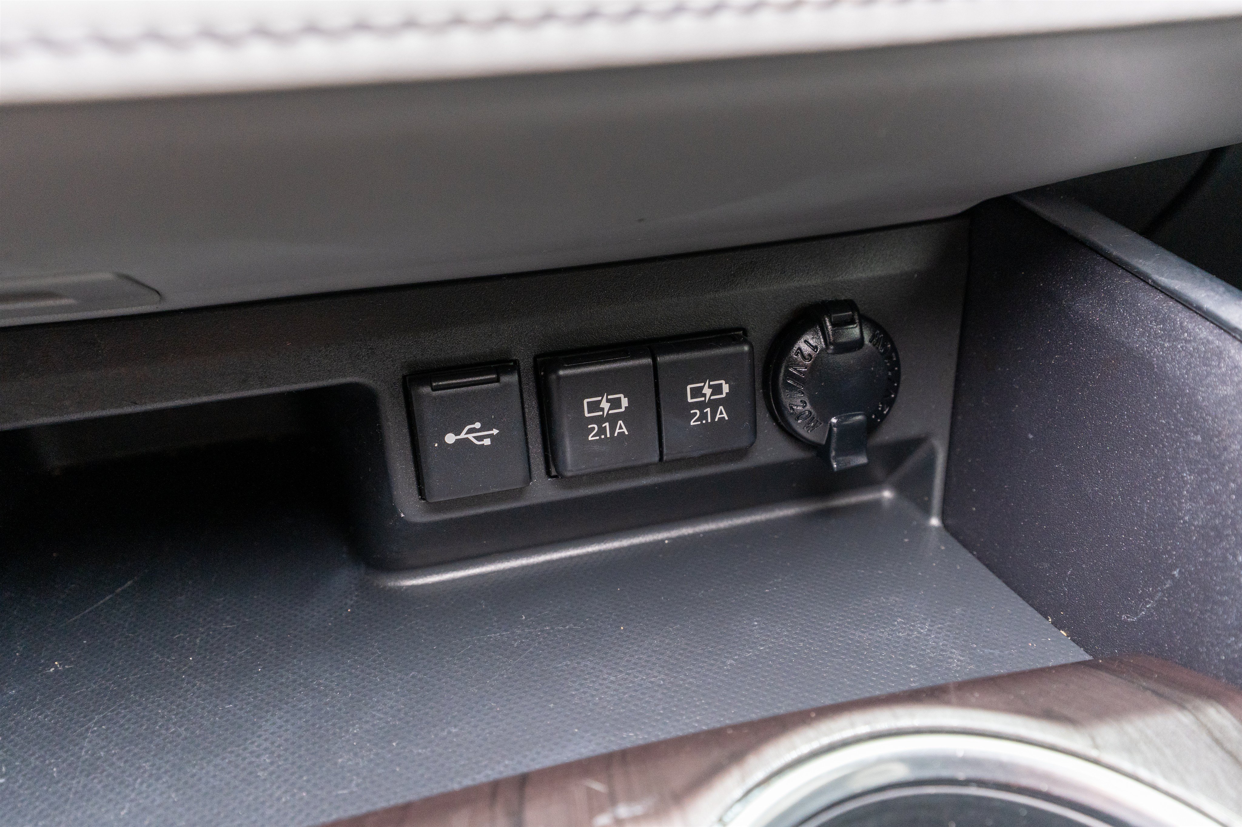 Used 2021 Toyota Highlander Limited FWD image 23