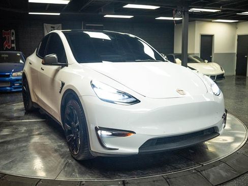 Used 2022 Tesla Model Y Long Range AWD/4WD image 5